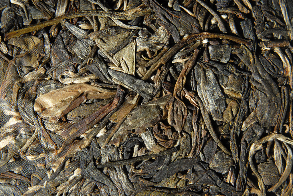 Yuan nian 8848 yiwu hegyi sheng puerh tea